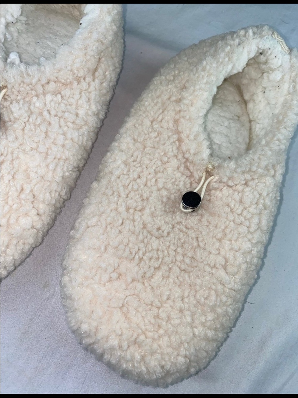 Fuzzy slippers - Picture 2 of 4